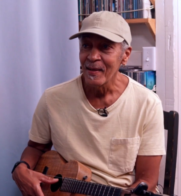 joey bradley holding ukulele
