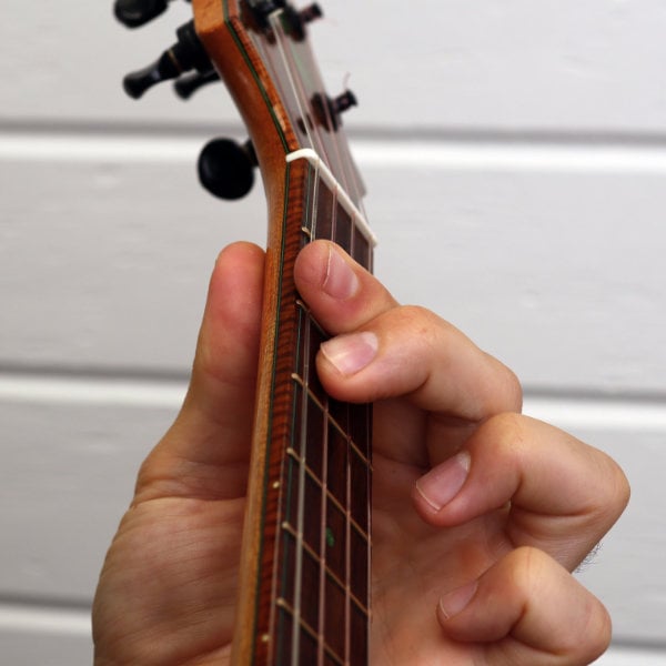 b dominant 7 ukulele chord fingering